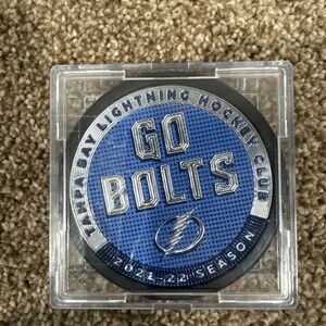 2021-22 Tampa Bay Lightning Hockey Club Go Bolts Puck Holographic Logo NHL Rare